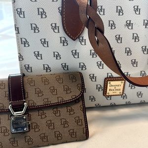 This Dooney & Bourke Duo is perfect!